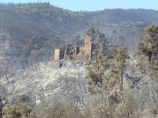 Castell de Vila-romà cremat